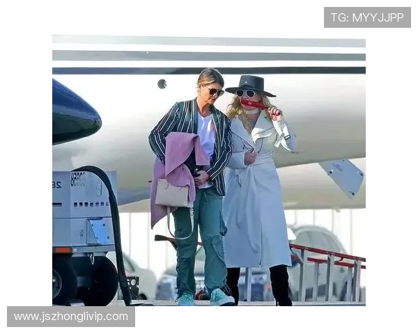 布兰妮与足球明星的浪漫故事揭秘及其背后的情感纠葛